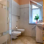 Sunny House Apartman Diano dʼAlba
