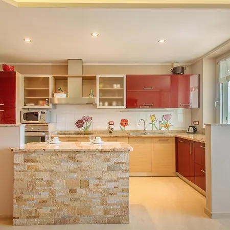 דירה Sunny House