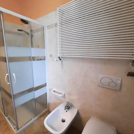 Lägenhet Sunny House Diano dʼAlba