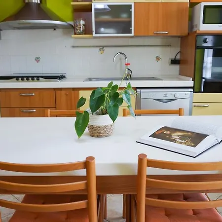 Sunny House Lägenhet *