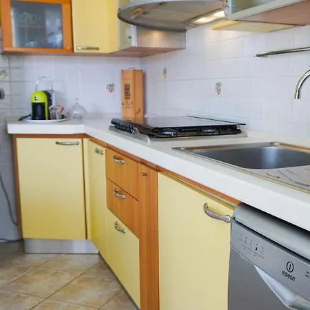 Sunny House Apartmán Diano dʼAlba