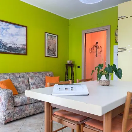 Sunny House Diano dʼAlba