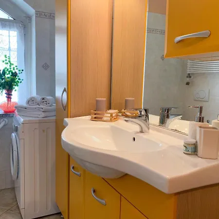 Sunny House Lägenhet Diano dʼAlba