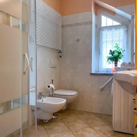 Sunny House Lägenhet Diano dʼAlba